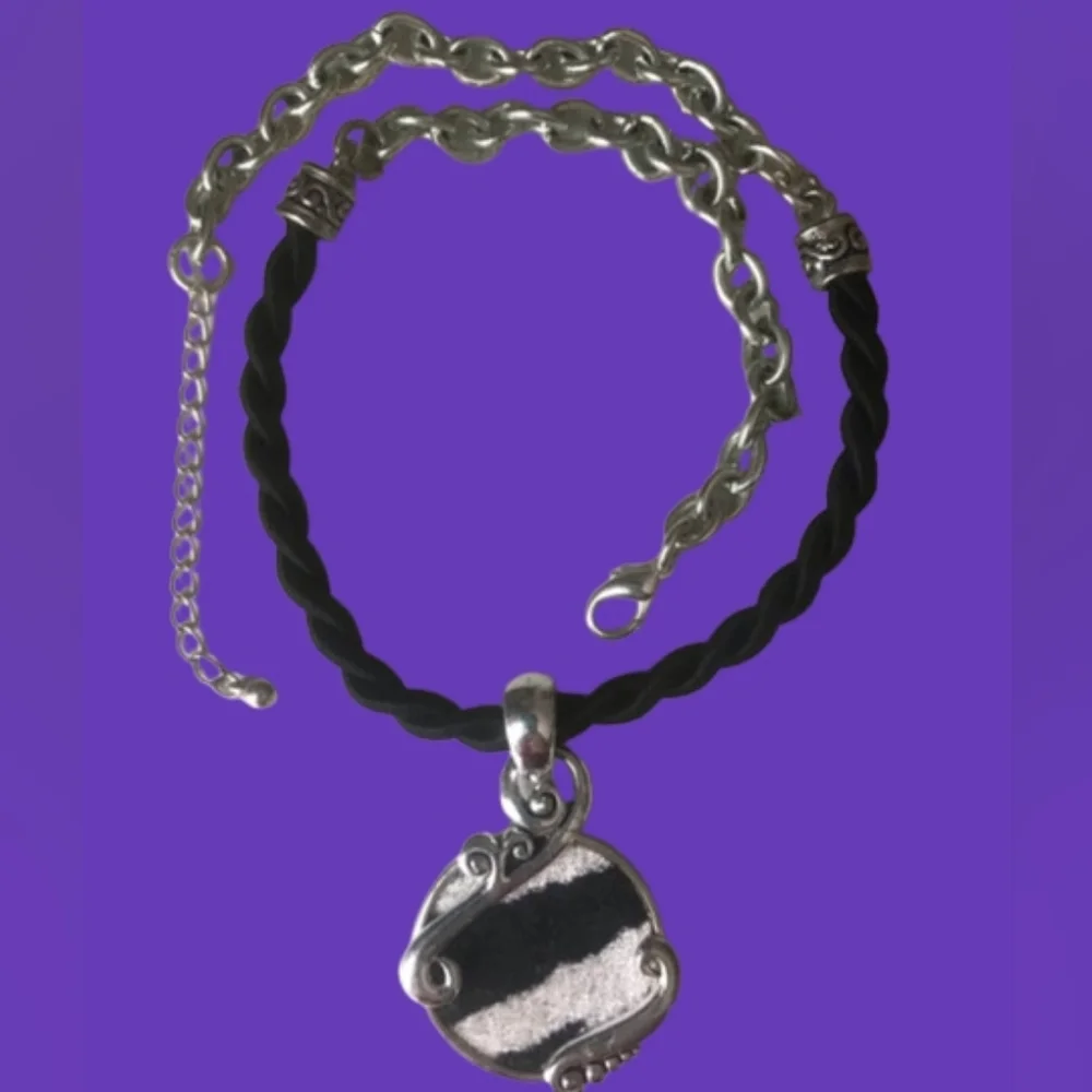 Necklace Black/ White and Silver Tone